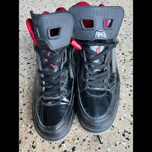 Air Jordan Nike (YES MARS. Black w/red. Size 11